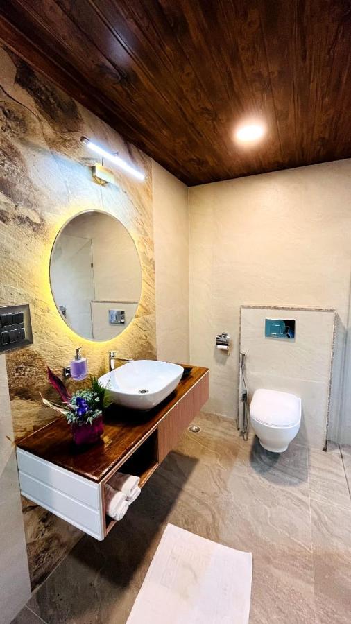 Hotel Lotus Lakeshore Homes